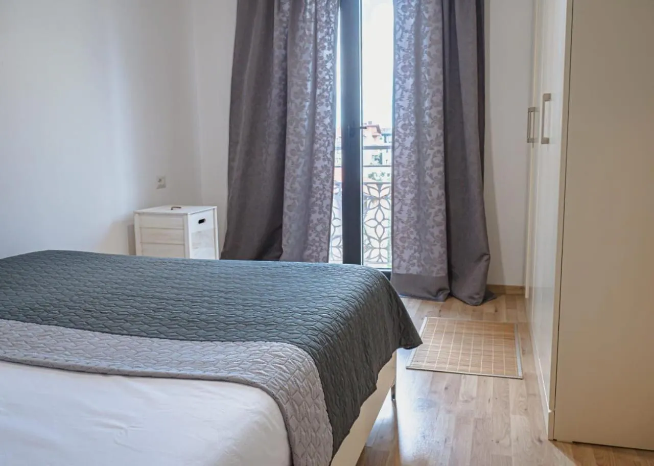 Tirana City Apartment 21 0*,